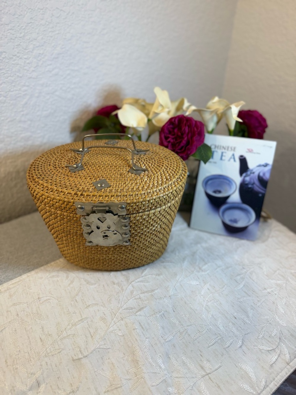 Vintage Chinese Jingdezhen Famille Jaune Dragon Travel Tea Set Wicker Basket 06 - Picture 4 of 16